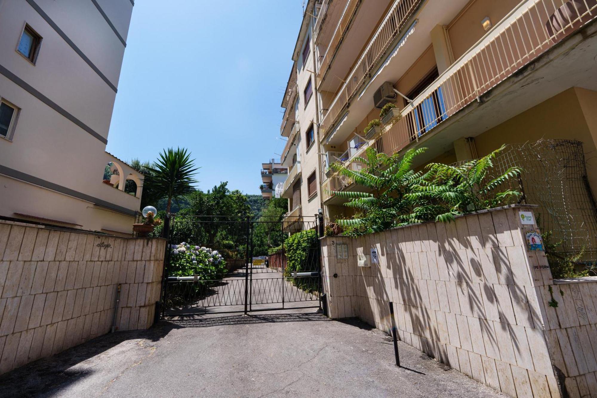Marina Piccola Apartment Соренто Екстериор снимка